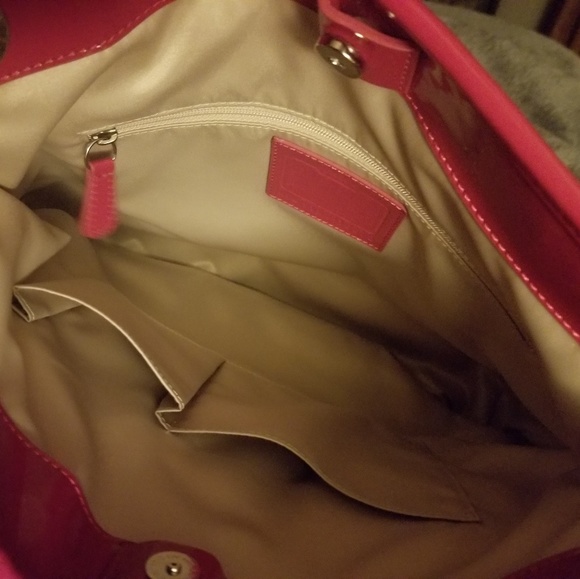 SOLD - RARE! Pink Patent Coach Bag - Picture 3 of 4